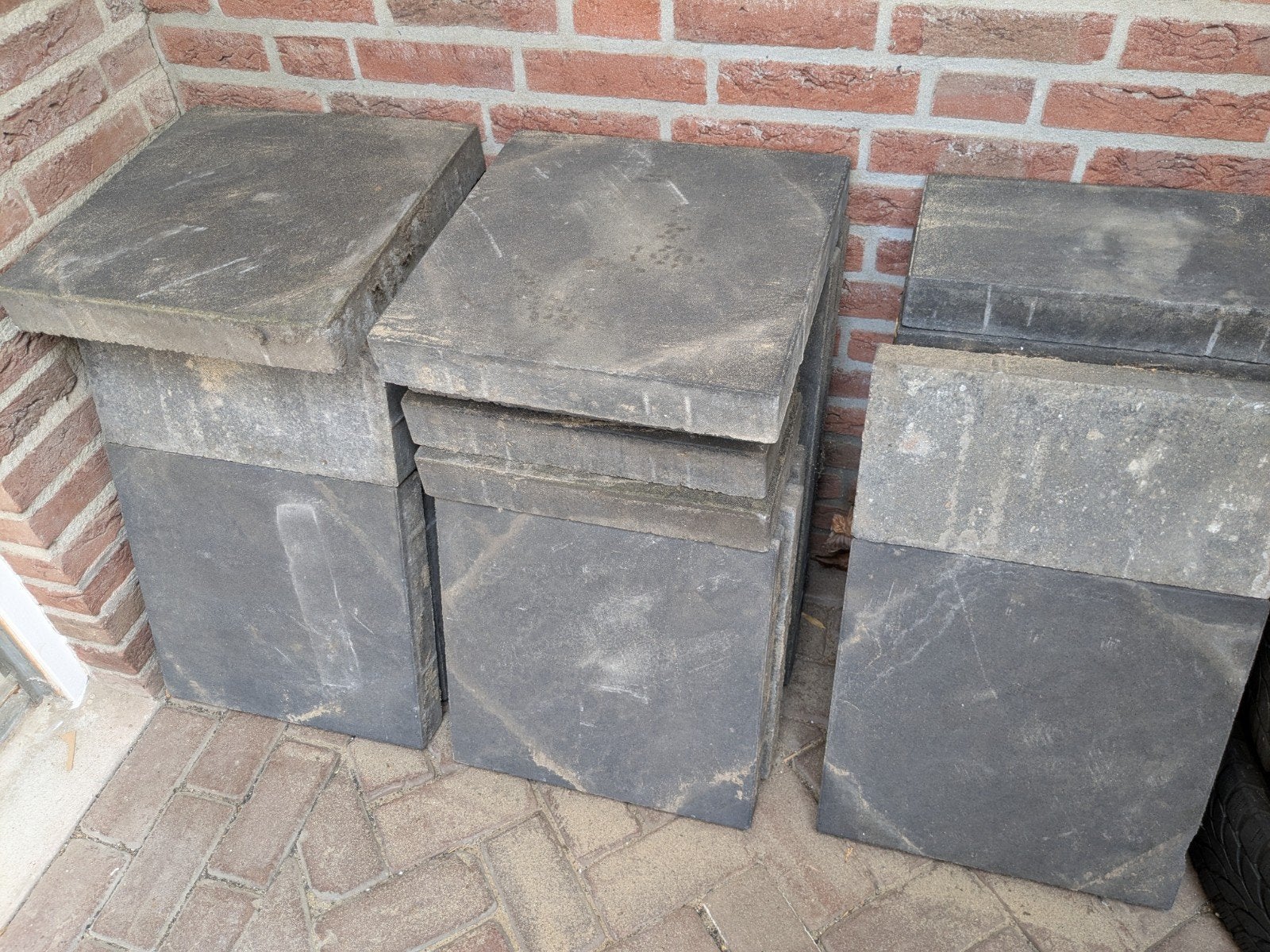 Gratis antraciet tuintegels, zwaar, 7 cm dik (ca. 3,5 m²), Tuin en Terras, Ophalen, Gebruikt, Beton, Terrastegels