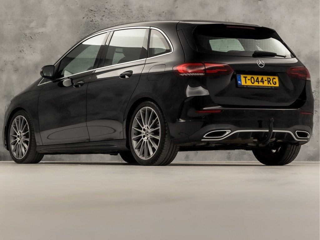 Mercedes-Benz B-Klasse 180 AMG Sport Automaat (GROOT NAVI, T, 12 maanden, 136 pk, Gebruikt, 4 cilinders