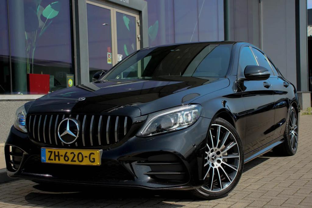 Mercedes-Benz C-Klasse C-Klasse 180 | AMG Pakke € 25.900,0, 730 kg, Leder en Stof, Zwart, Sedan