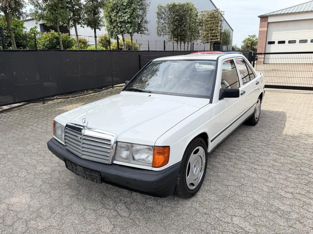 Mercedes-benz 190 D 2.0 Schuifdak Belastingvrij APK 1-28, Auto's, 1983 cc, Gebruikt, Wit, Bedrijf