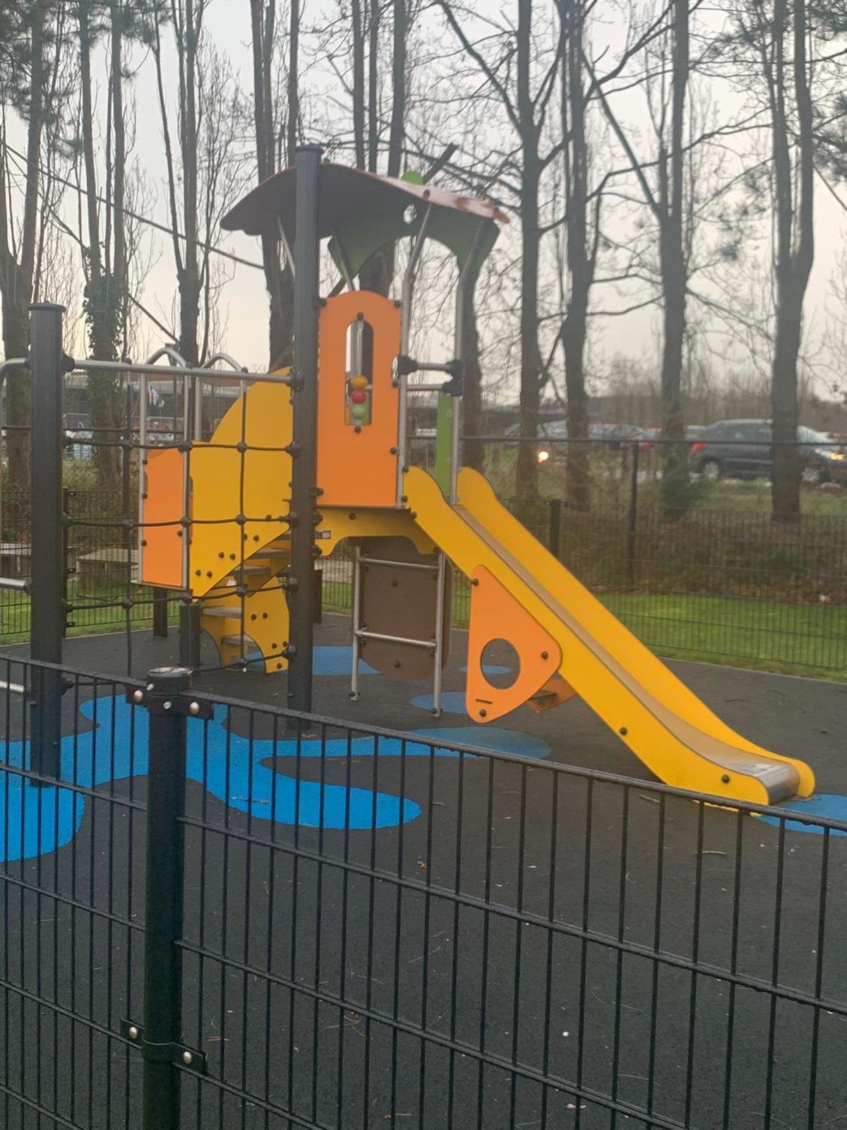Complete speeltuin, Kinderen en Baby's, Speelgoed | Buiten | Speeltoestellen, Ophalen, Zo goed als nieuw, Klimnet