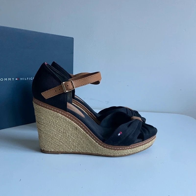 Tommy Hilfiger | Espadrilles met hakken | donkerblauw, Blauw, Ophalen of Verzenden, Gedragen, Nvt