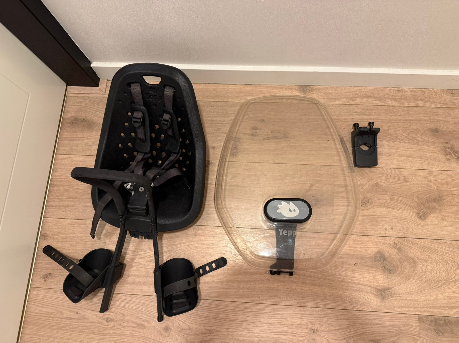 Yepp thule mini 2 met windscherm voorzitje fiets, Ophalen, Zo goed als nieuw