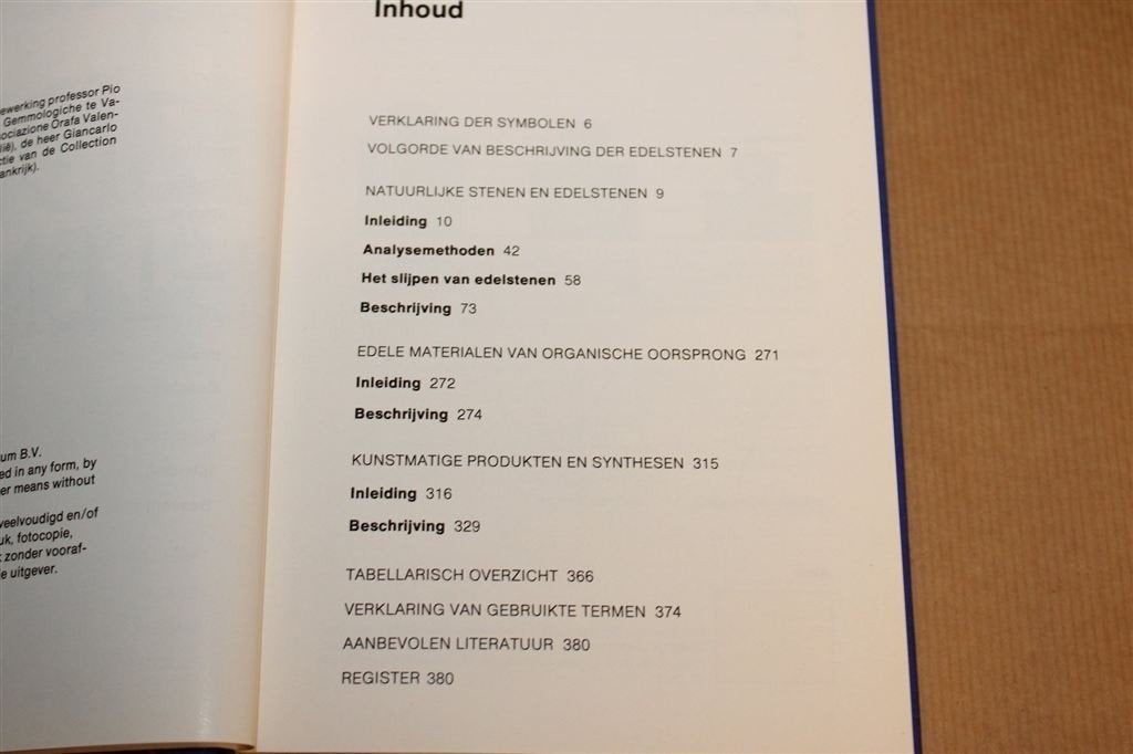 Sier- en Edelstenen — Naslagwerk, 450 Illustraties, Sieraden, Tassen en Uiterlijk, -, -, Ophalen of Verzenden, Zo goed als nieuw