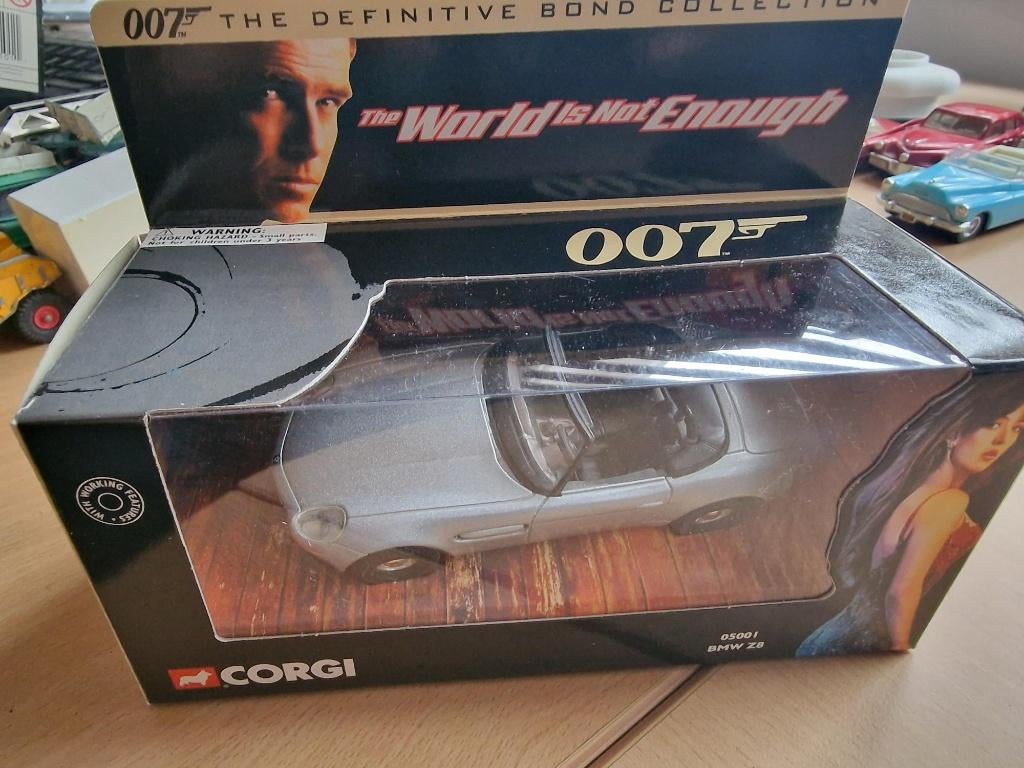 Corgi James Bond BMW Z8,Aston martin db5, Lotus esprit turbo, Hobby en Vrije tijd, Modelauto's | 1:43, Ophalen of Verzenden, Zo goed als nieuw