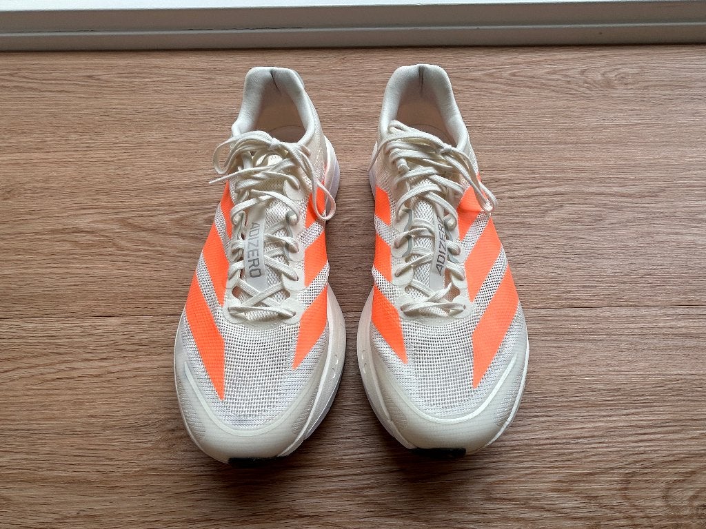 Als nieuw: Adidas Adizero Boston 13 – Maat 44 (US10 / UK9.5), Sport en Fitness, Loopsport en Atletiek, Adidas, Hardloopschoenen
