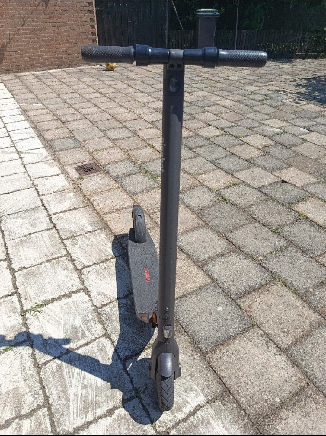 Ninebot Segway E-step met oplader en tas, Fietsen en Brommers, Steps, Ophalen, Zo goed als nieuw, Elektrische step (E-scooter)