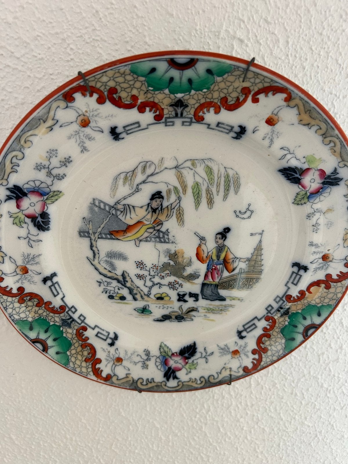 Antiek Chinees bord met handgeschilderde decoratie, Ophalen