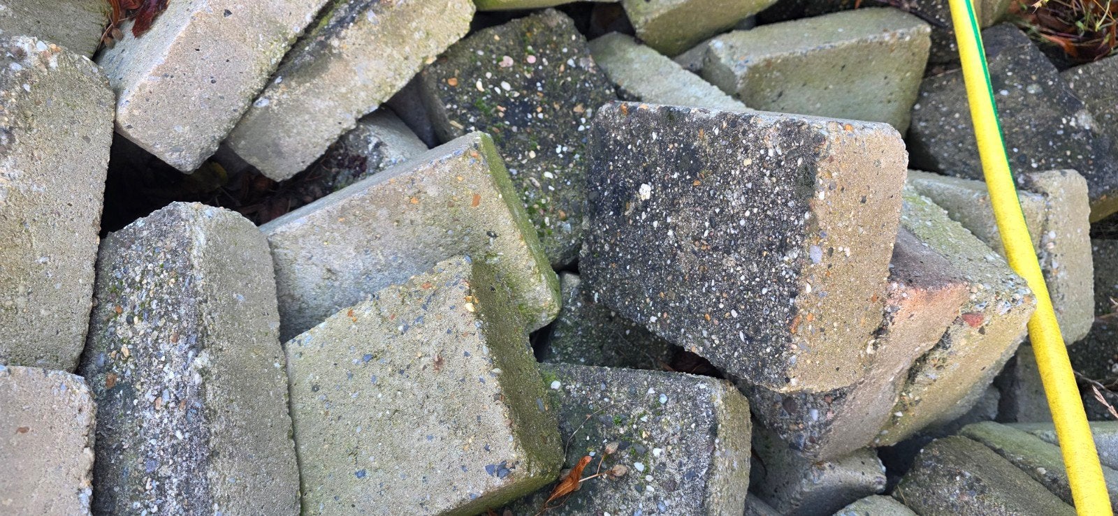 Gebruikte betonklinkers voor tuin of oprit, Ophalen, Gebruikt, Klinkers, 10 m² of meer
