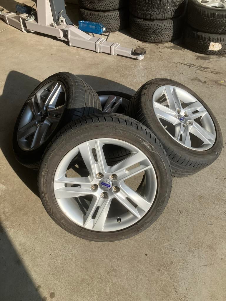 Volvo V60 V70 17 inch Vredestein zomer origineel, Auto-onderdelen, Banden en Velgen, Ophalen, Gebruikt, Banden en Velgen, 17 inch