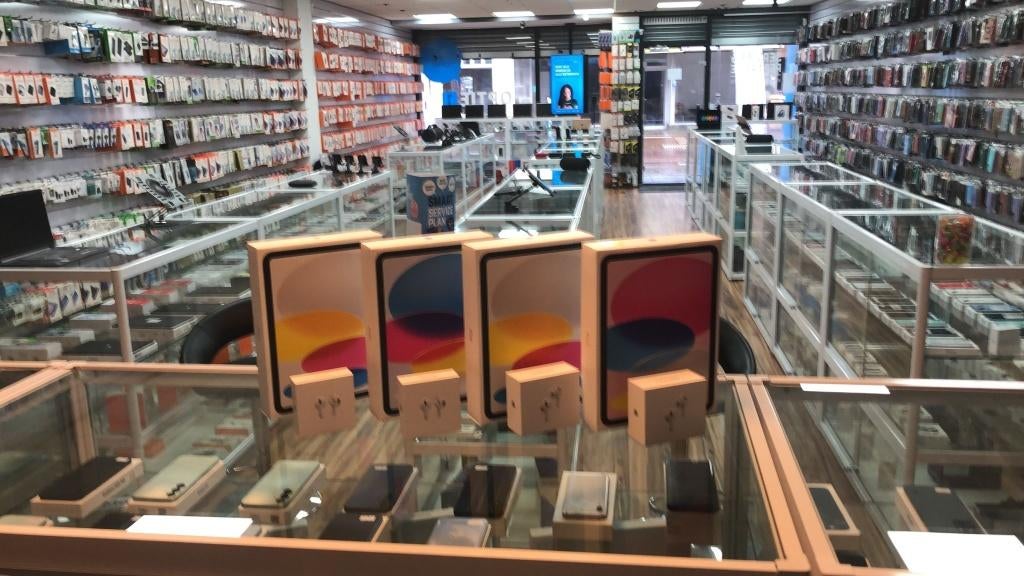 iphone Pro / ipad pro 12.9  256gb  wifi + 4G / ipad 2022, Ophalen, Zo goed als nieuw, Overige typen