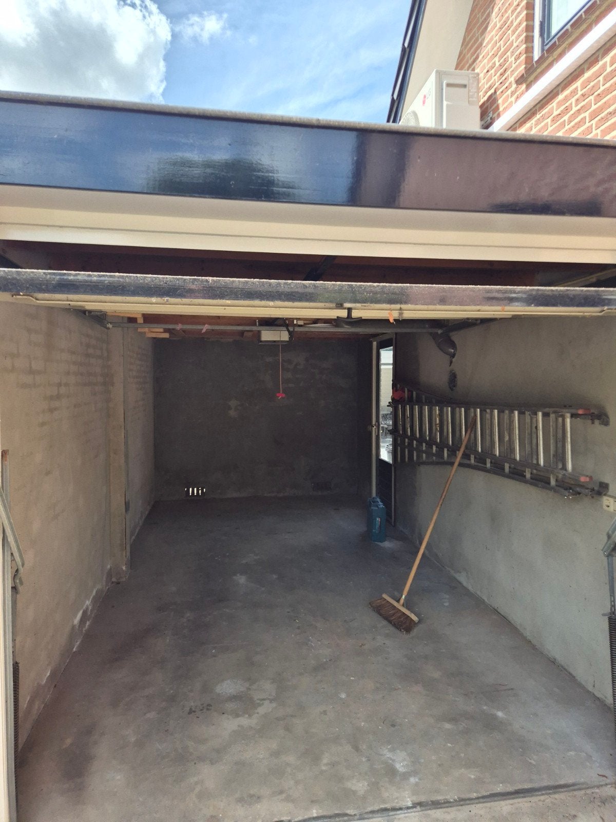 Elektrische roldeur 232x212 cm - Werkt naar behoren, Doe-het-zelf en Verbouw, Deuren en Horren, Gebruikt, 120 cm of meer, Garagedeur