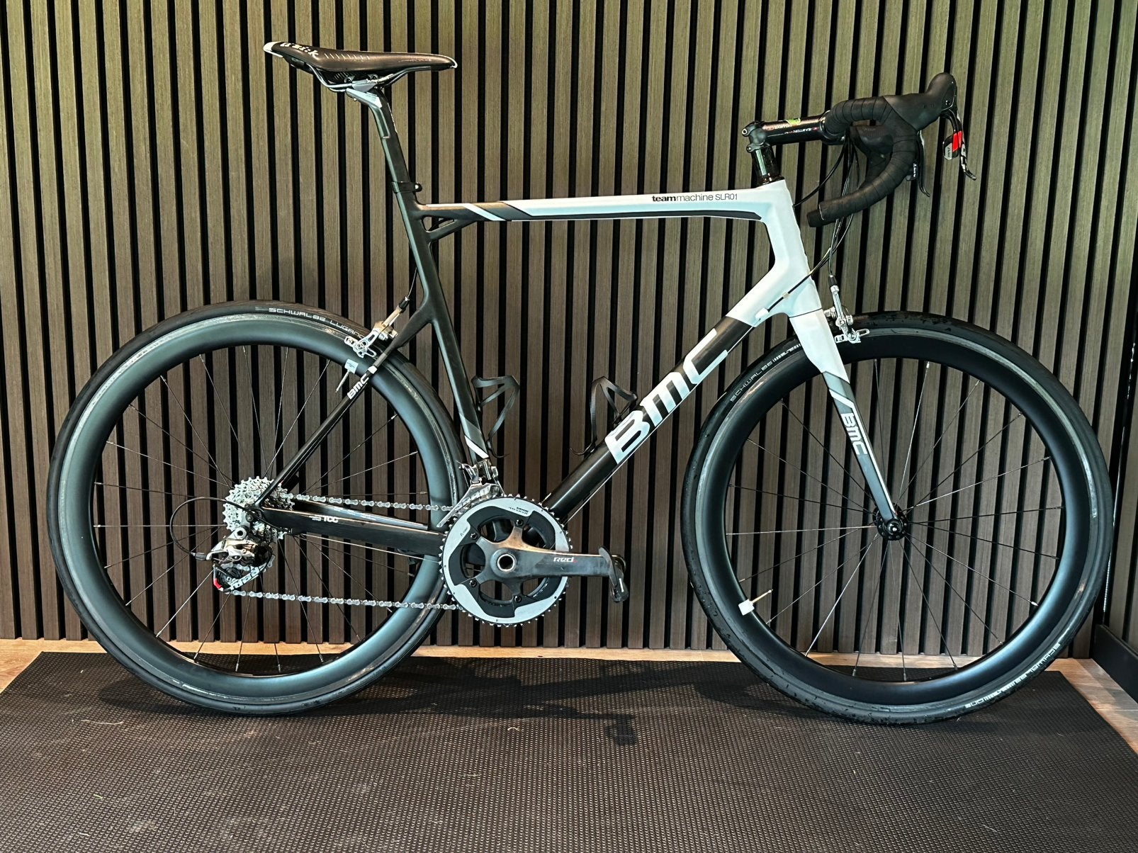 BMC teammachine SLR01 maat 60, 28 inch, Carbon, Zo goed als nieuw, 15 tot 20 versnellingen