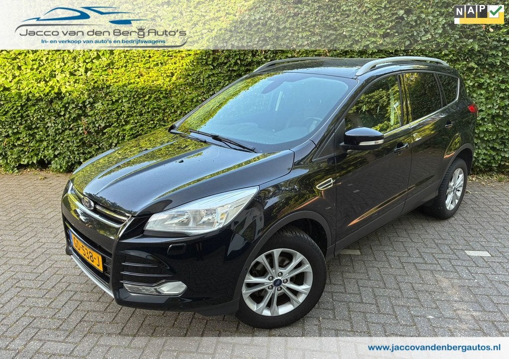Ford Kuga 1.5 Titanium I Stoelverwarming I Camera, Auto's, Ford, 4 cilinders, Leder en Stof, Zwart, Origineel Nederlands
