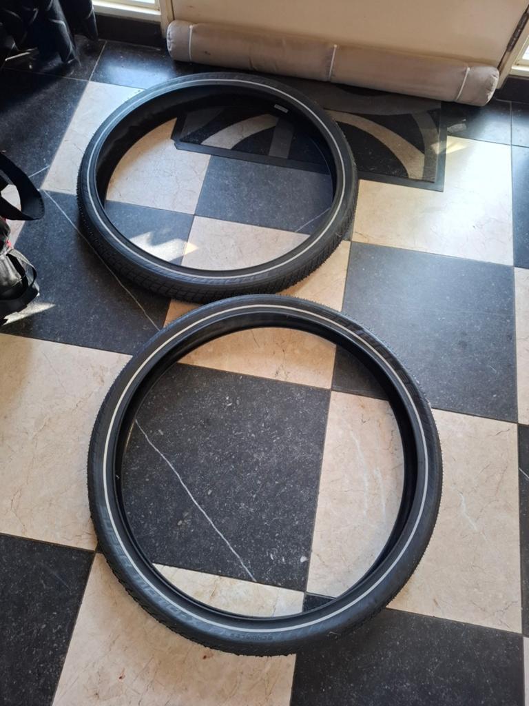 2x Fietsbanden met reflecterende streep, Band, Onbekend, Toerfiets, Ophalen of Verzenden