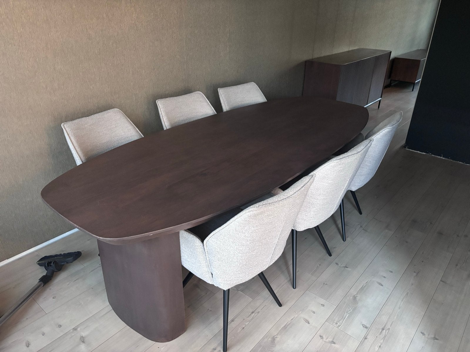 Complete set ! Eettafel, tv-meubel, salontafel, dressoir, Ophalen