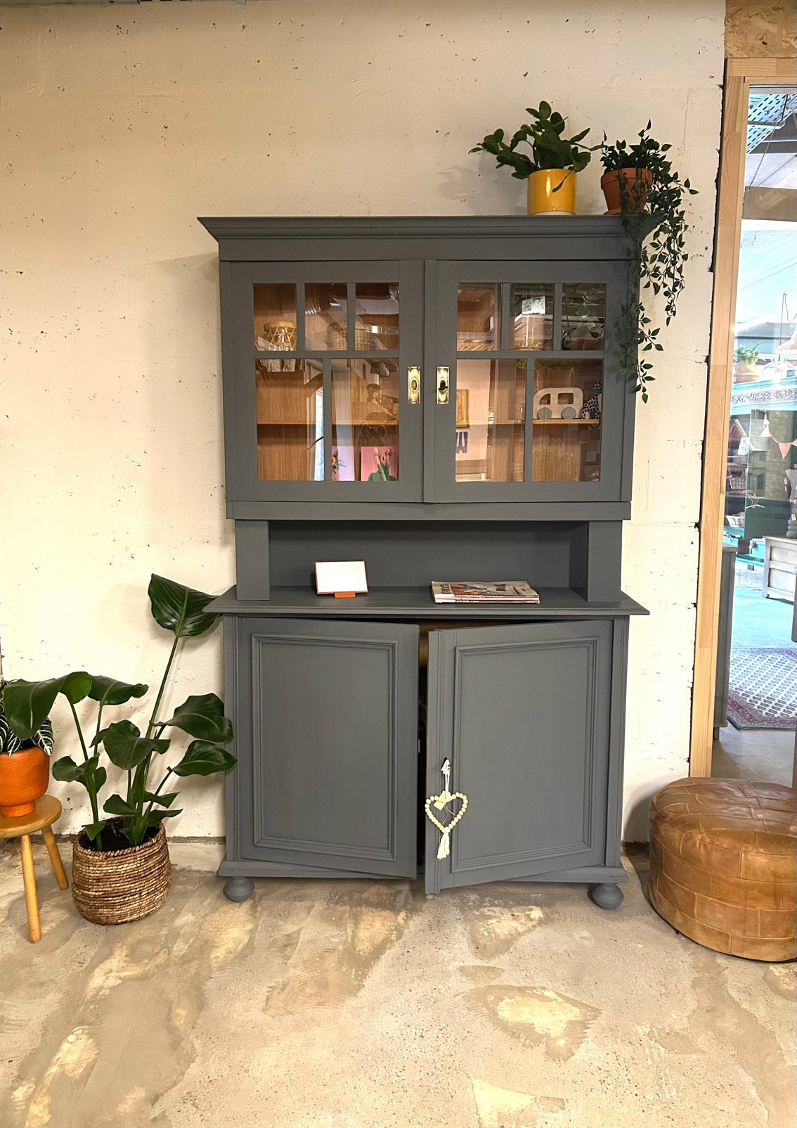 Kast / vintage / buffetkast / brocante, Huis en Inrichting, Kasten | Buffetkasten, Ophalen, -, 200 cm of meer, -