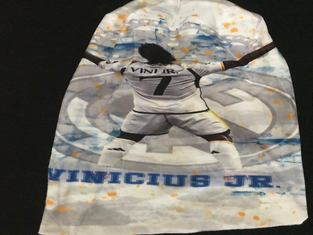 Ontzettend mooie en unieke Sportmuts van VINICIUS jr., Verzenden, Nieuw, Buitenlandse clubs, Pet of Muts