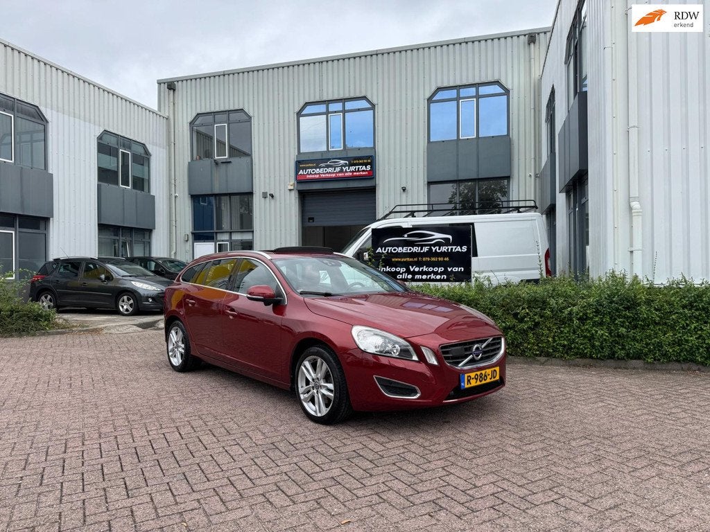 Volvo V60 1.6 T4F Summum, Auto's, Volvo, Gebruikt, 4 cilinders, 1451 kg, Automatische klimaatregeling