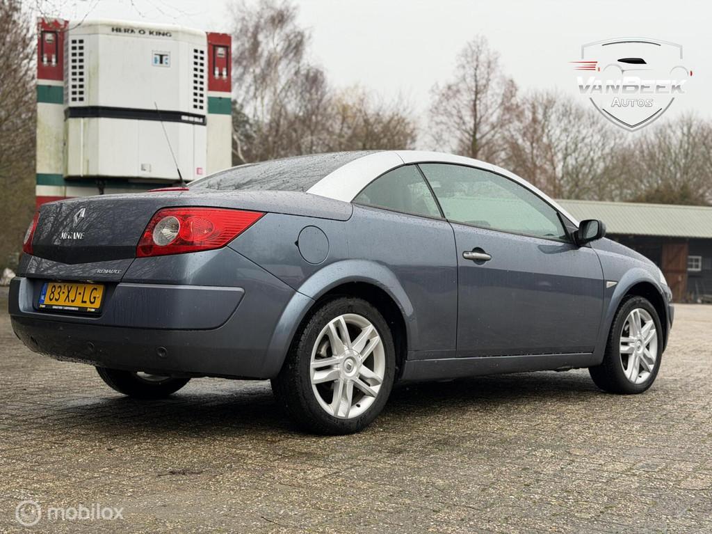 Renault Mégane Coupé-Cabriolet 2.0-16V Tech Line, Auto's, Renault, Voorwielaandrijving, 1998 cc, 135 pk, Gebruikt