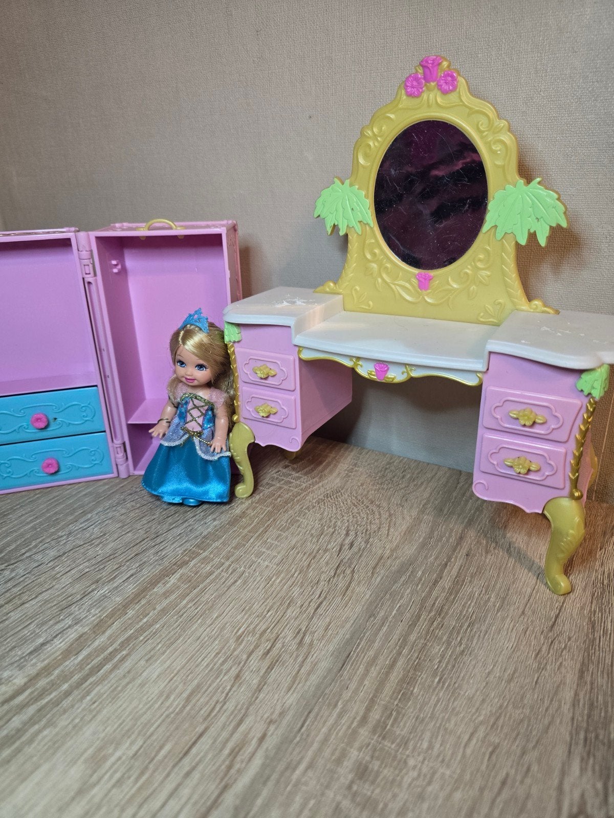 Barbie as the Island Princess castle vanity set accessoires, Verzamelen, Poppen, Ophalen of Verzenden, Pop