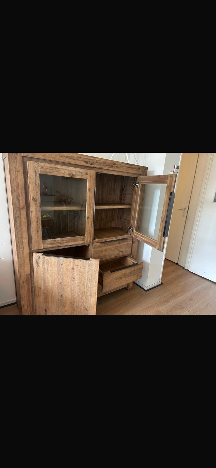 Mooie sterken kast, Ophalen