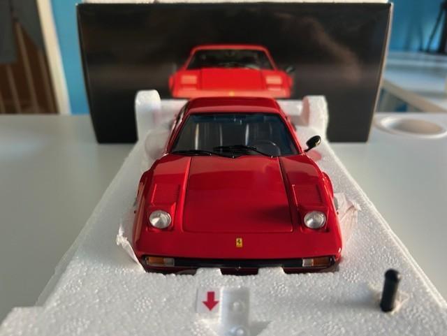 FERRARI 308GTB 1:18 KYOSHO, Hobby en Vrije tijd, Modelauto's | 1:18, Ophalen of Verzenden, Zo goed als nieuw, Auto, Kyosho