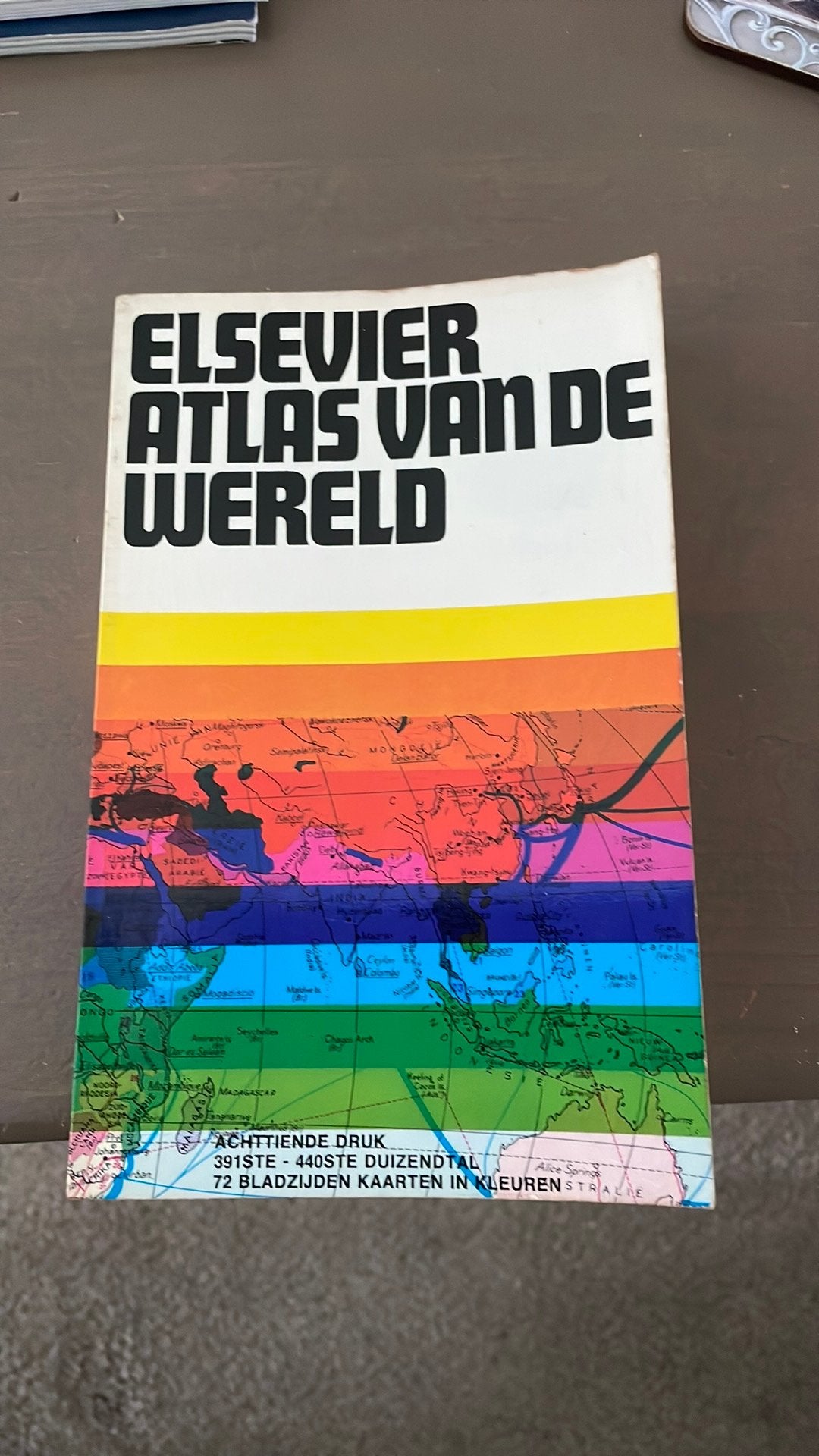 Elsevier Atlas van de wereld, Ophalen of Verzenden, Zo goed als nieuw, Overige gebieden