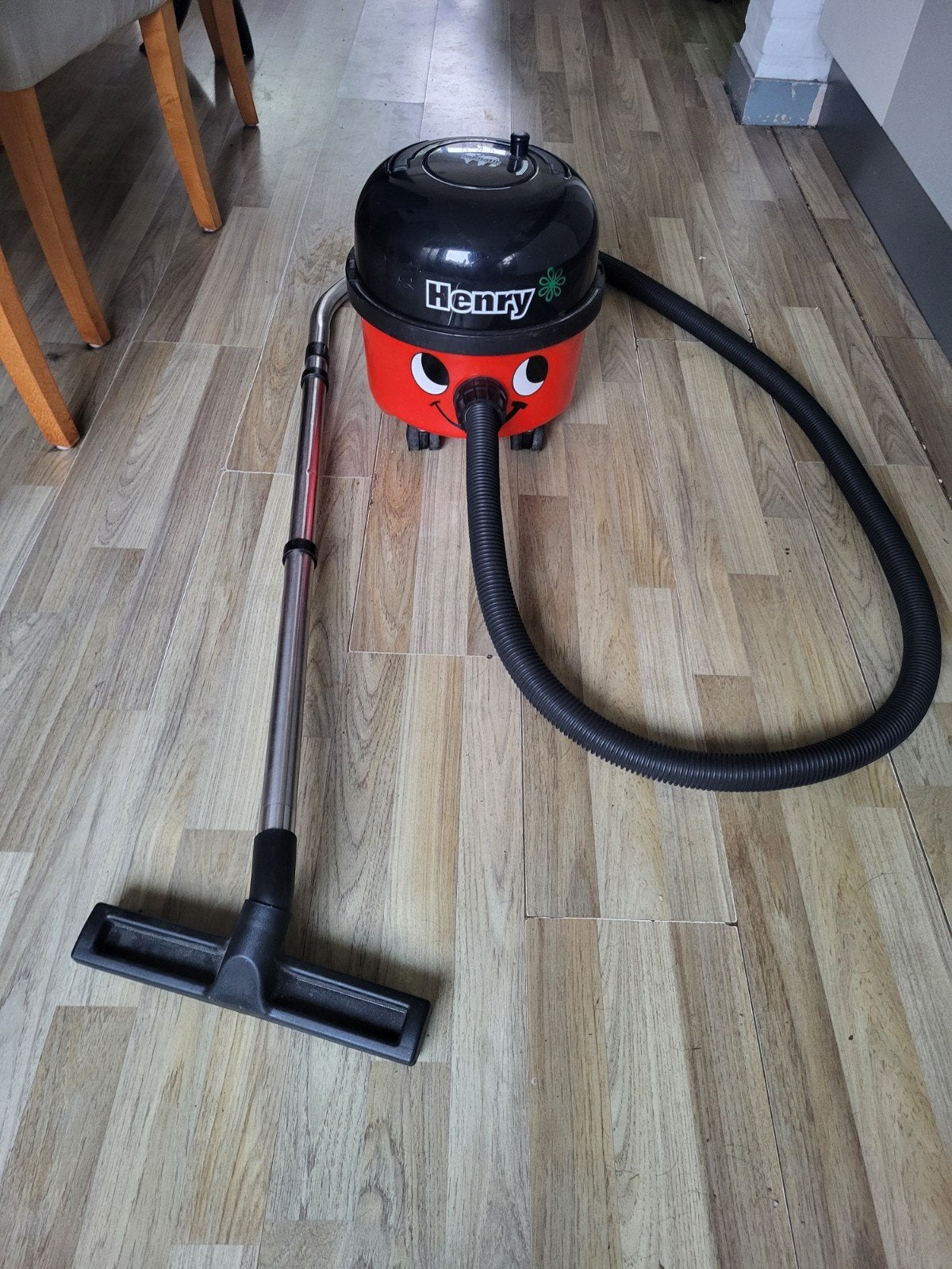 Henry  stofzuiger 1200 watt showmodel, Witgoed en Apparatuur, Stofzuigers, Stille werking, Numatic, Zo goed als nieuw, Sledestofzuiger