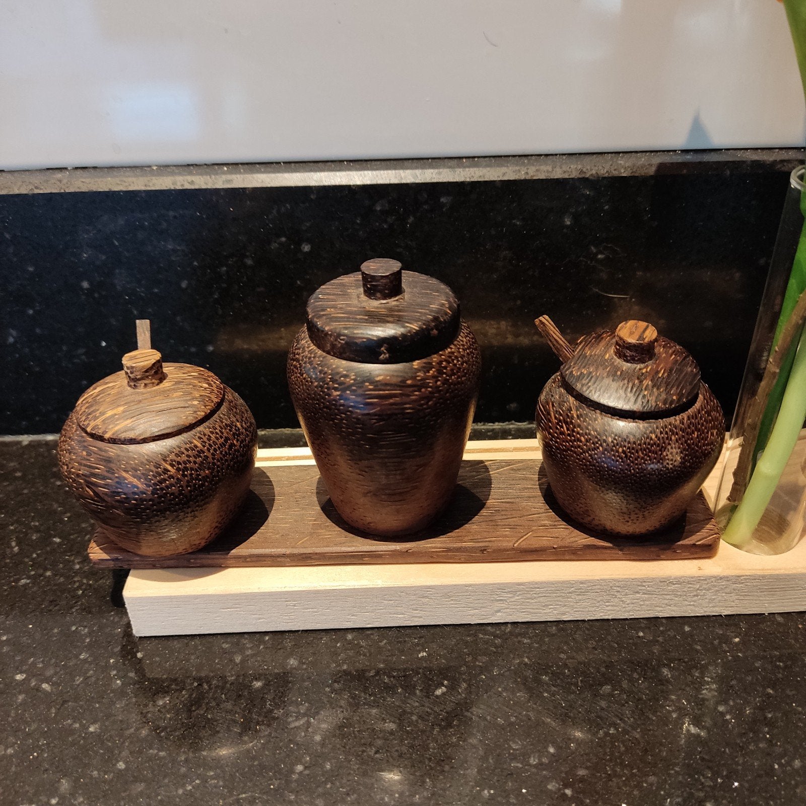 handgemaakte kruidenpotjessetje van kokosnoot- en palmenhout, Gebruikt, Hout, Ophalen of Verzenden, Voorraadpot