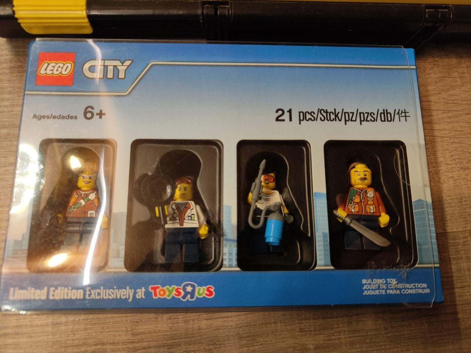 Lego limited edition exclusieve at toysrus, Kinderen en Baby's, Speelgoed | Duplo en Lego, Nieuw, Ophalen of Verzenden