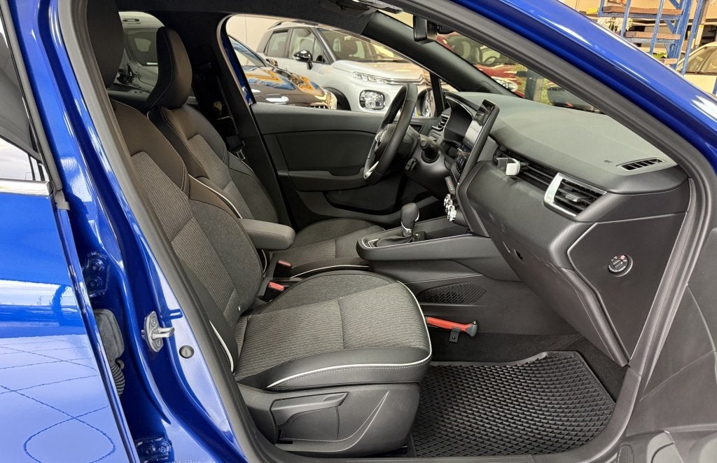 Foto 25 van Mitsubishi Colt 1.6 HEV Instyle 8 Jaar Fabriek Garantie