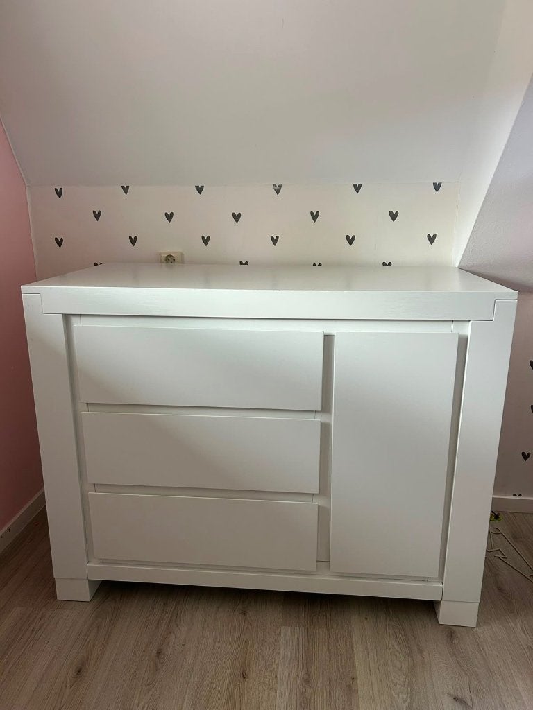 Witte commode kast, Ophalen, 100 tot 150 cm, Zo goed als nieuw, 3 of 4 laden