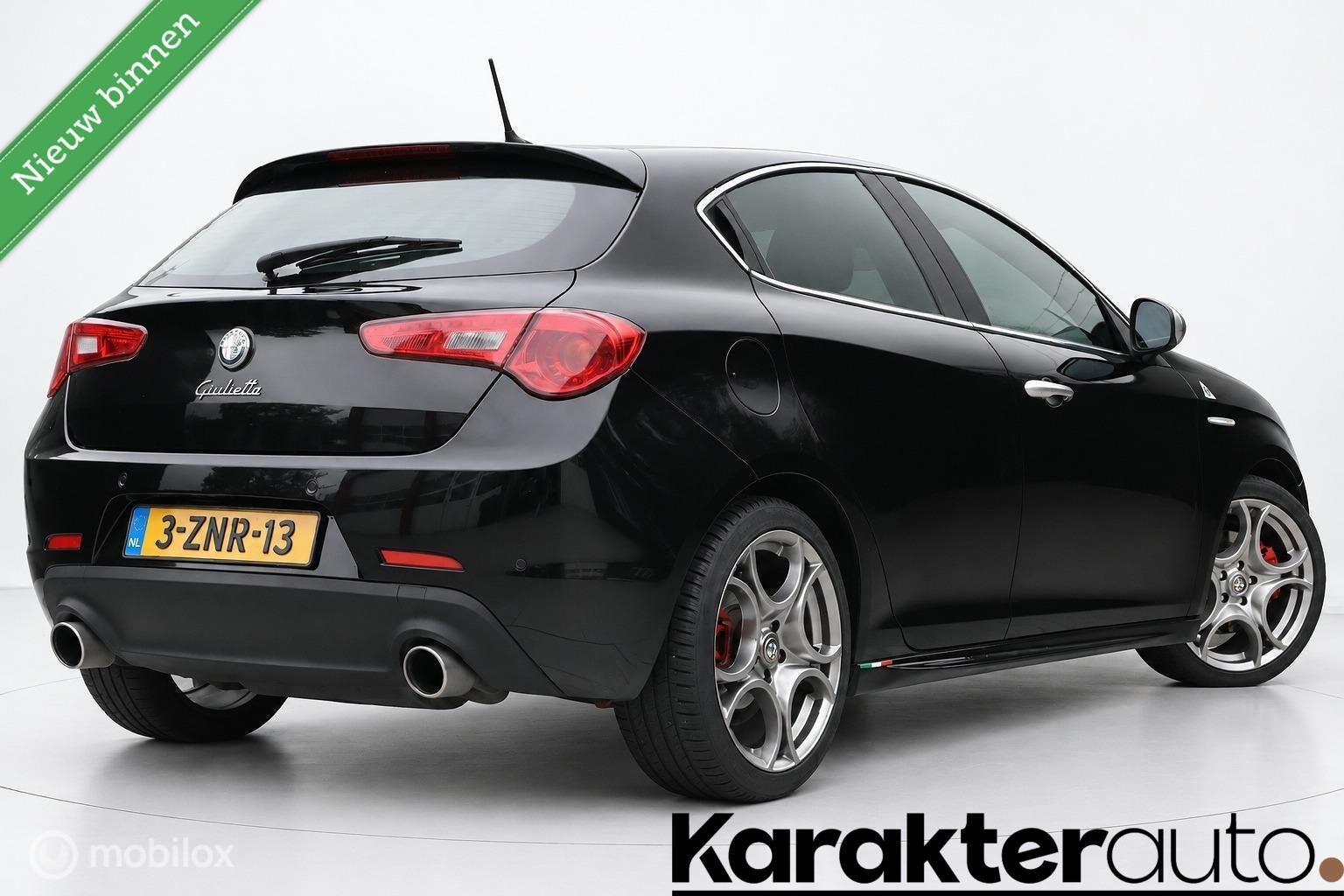 Alfa Romeo Giulietta 1.4T Distinctive QV Sportinterieur, Auto's, Voorwielaandrijving, Euro 5, Gebruikt, Zwart