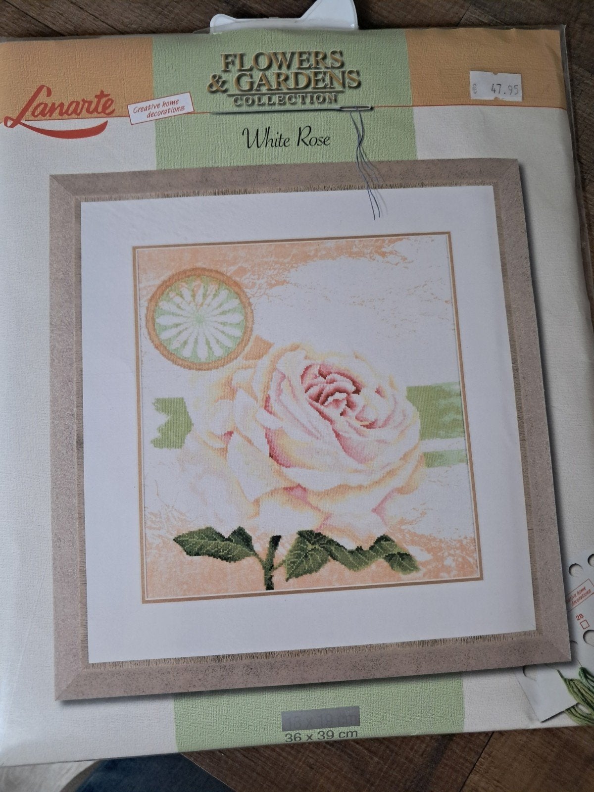 Lanarte Borduurpakket "White Rose" - Nieuw, Ophalen of Verzenden, Nieuw, Handborduren, Borduurpakket