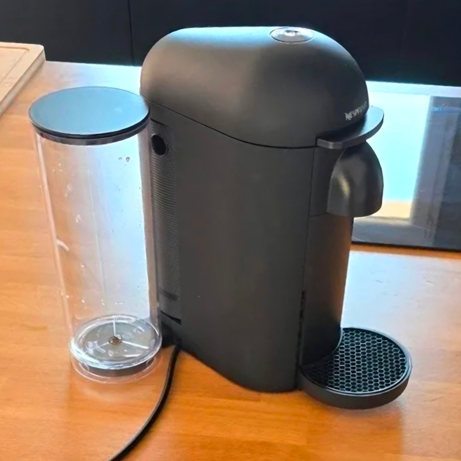Koffiemachine Nespresso Vertuo Plus Deluxe (Krups XN903N10), Ophalen, Espresso apparaat, Zo goed als nieuw, 4 tot 10 kopjes