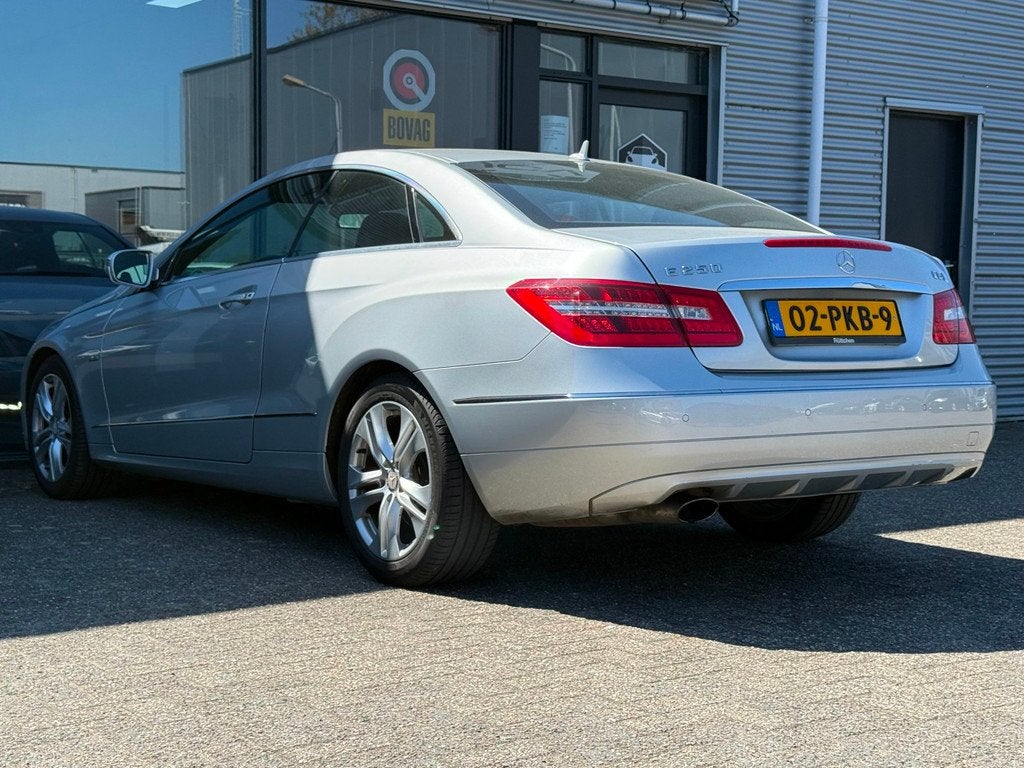 Mercedes-Benz E-klasse Coupé 250 CGI Avantgarde LEER/PDC/NA, Auto's, Mercedes-Benz, Euro 5, Achterwielaandrijving, 4 stoelen, 1796 cc