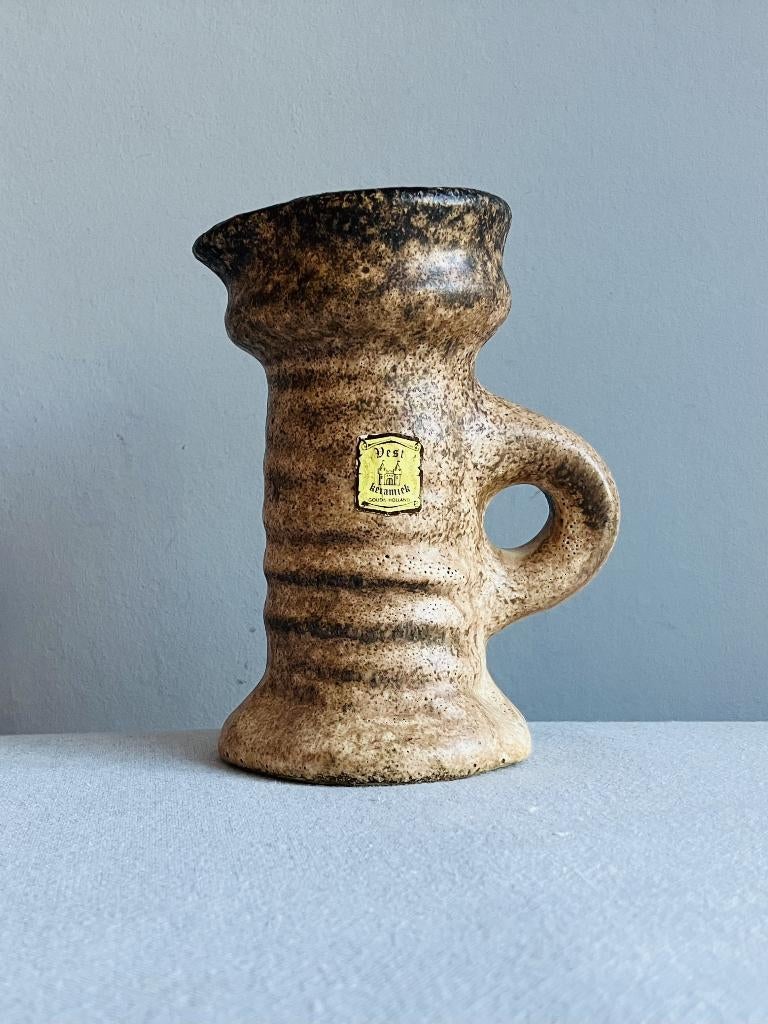 Brutalistische kannetje vaasje Vest Van Woerden jaren 70, Antiek en Kunst, Antiek | Keramiek en Aardewerk, Ophalen of Verzenden