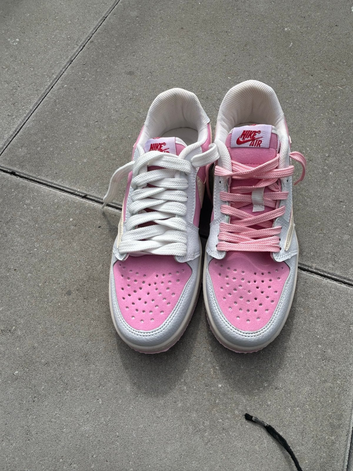 Nike Air Jordan 1 Low Roze/Wit - Maat 39, Kleding | Dames, Schoenen, Ophalen, Zo goed als nieuw, Roze, Sneakers of Gympen