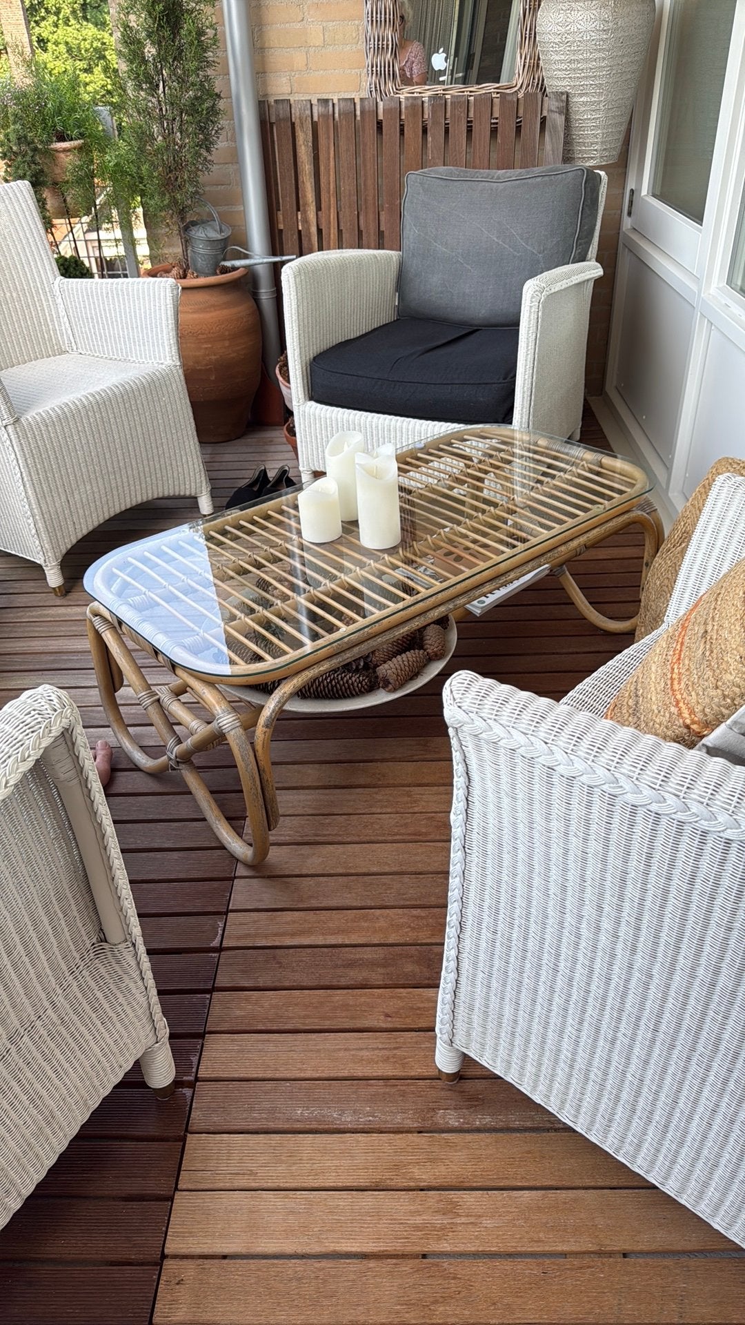 Wegens verandering interieur balcon rotan tafel Ca 110xca 40, Ophalen, Zo goed als nieuw