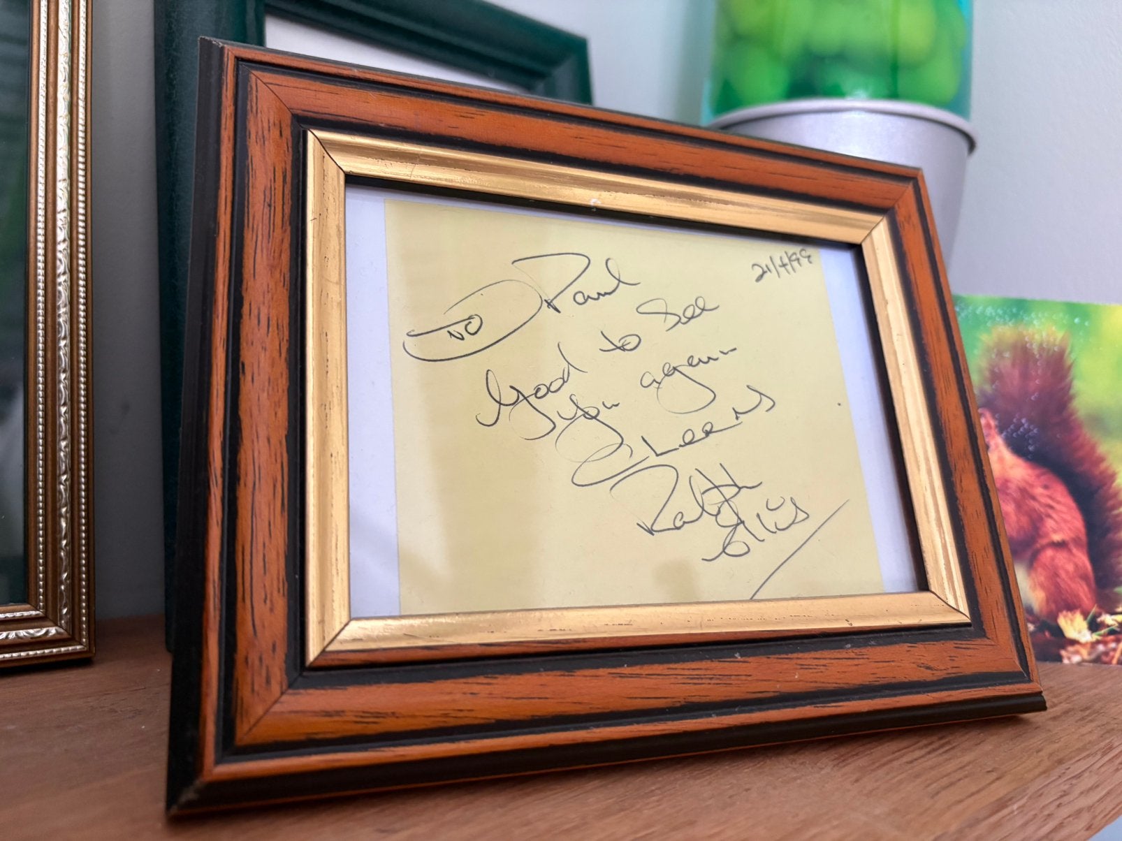 Ralph Ellis (The Swinging Blue Jeans) autographed note, Ophalen of Verzenden, Gebruikt, Overige typen, Gesigneerd