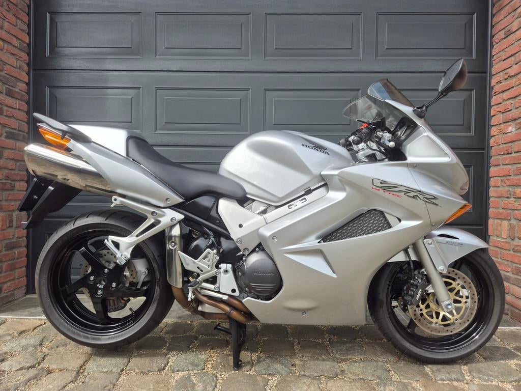 Honda VFR 800 FI VFR800 VTEC Concoursstaat (bj 2004), Motoren, Motoren | Honda, 782 cc, Bedrijf, Sport, Meer dan 35 kW