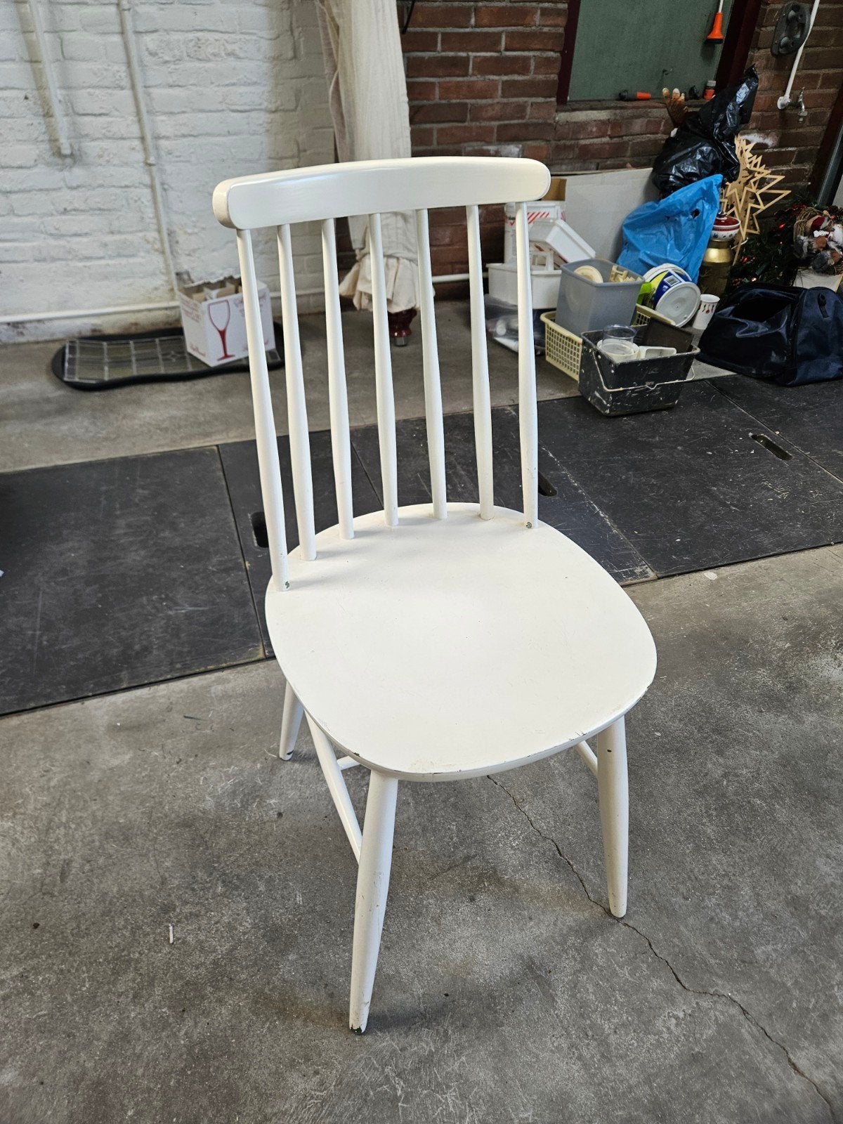 Witte houten stoel - Klassiek design 2 st, Ophalen, Gebruikt, Wit, Eén
