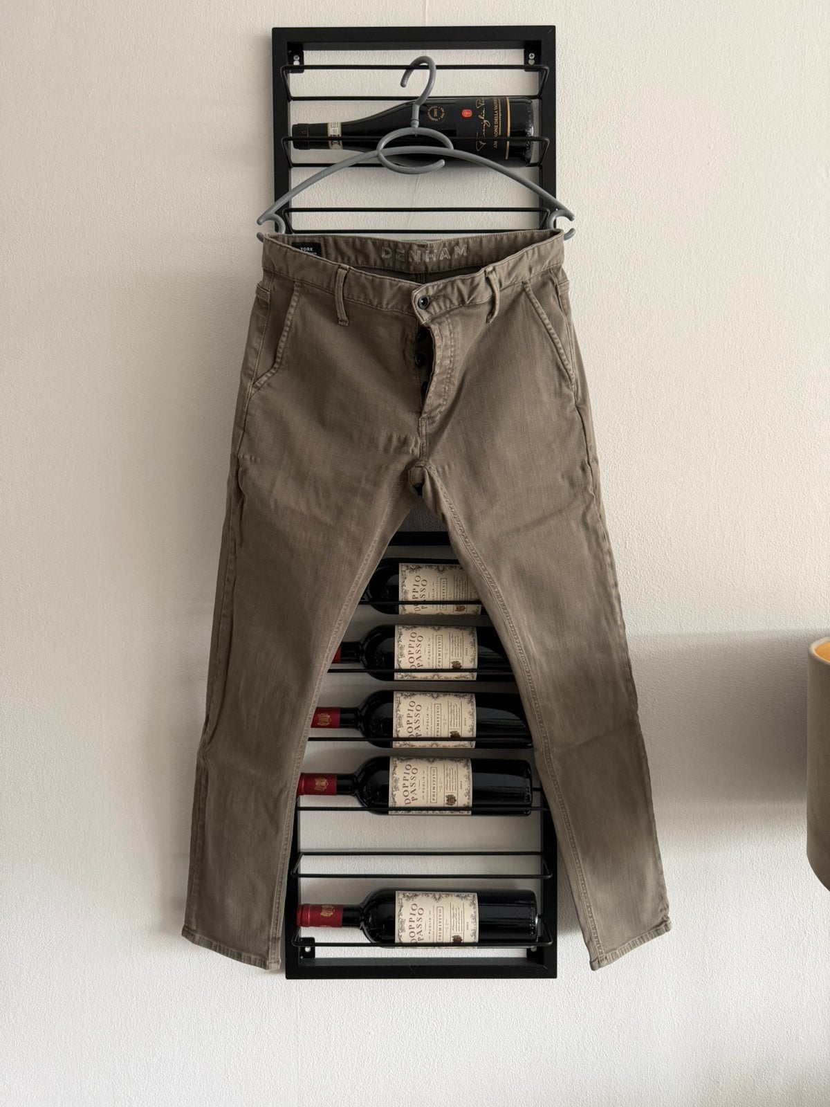 Denham York Slim Tapered broek | Khaki | W30/L30, Ophalen of Verzenden, Zo goed als nieuw, Maat 48/50 (M), Beige