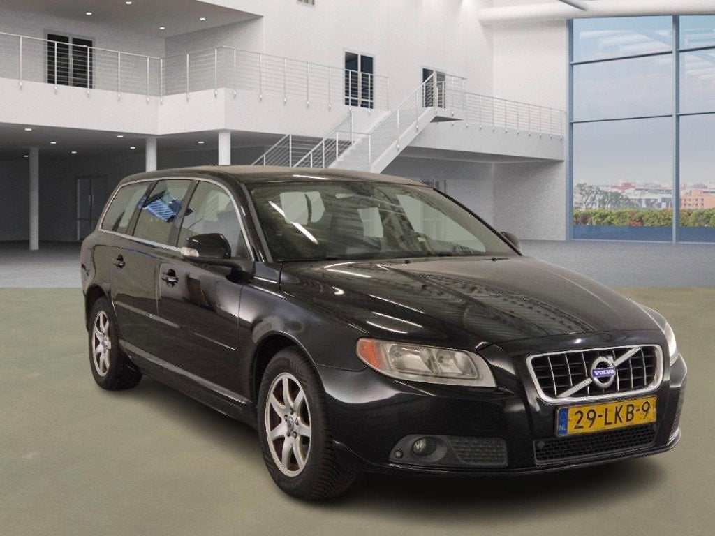 Volvo V70 2.0T Momentum, Auto's, Volvo, Voorwielaandrijving, Euro 5, 4 cilinders, Zwart