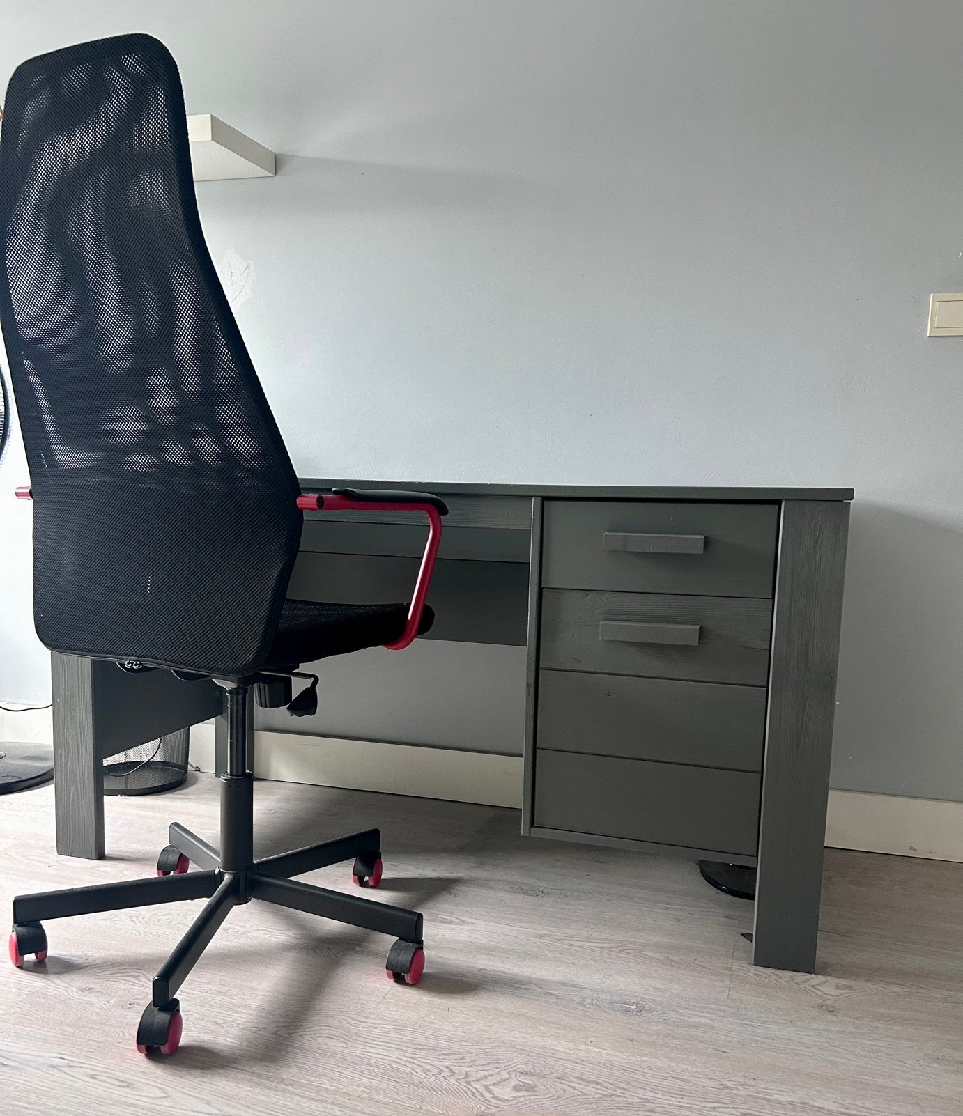 Bureau met stoel, Huis en Inrichting, Ophalen, Zo goed als nieuw