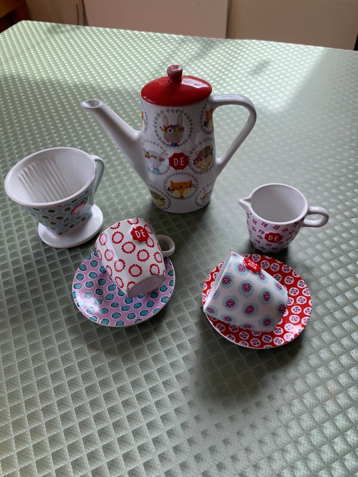 Douwe Egberts kinderserviesje, Ophalen of Verzenden, Zo goed als nieuw
