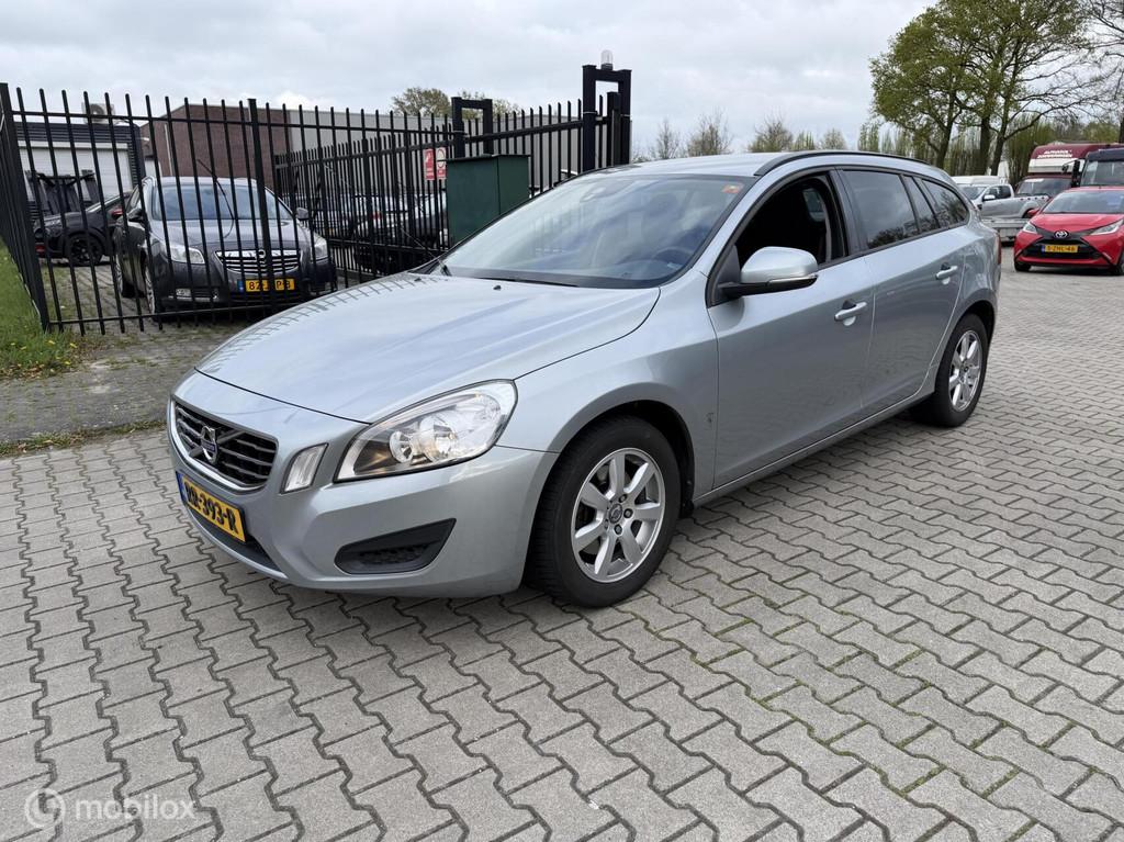 Volvo V60 2.0 D3 goed onderhouden nette auto zeer mooi, Auto's, Volvo, Voorwielaandrijving, Euro 5, 136 pk, Gebruikt