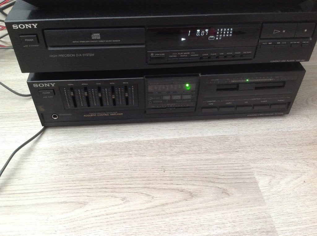 Sets=Sony TA-AX220 Integrated Amplifier + Sony CDP-292, Zo goed als nieuw, Sony, Cd-speler, Losse componenten