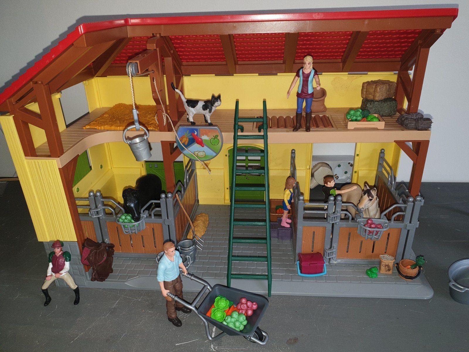 schleich stallen uitgebreide set, ., Ophalen of Verzenden, Zo goed als nieuw, .
